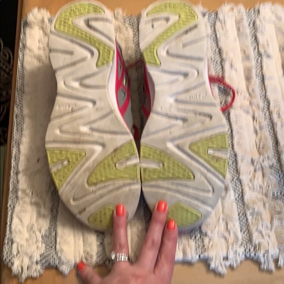 ASICS - Picture 3 of 3